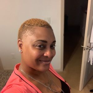 Meet your Posher, Jonisha